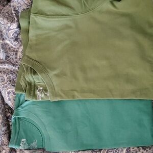 Two Duluth Trading Co Longtail Trim Fit Shirts Large